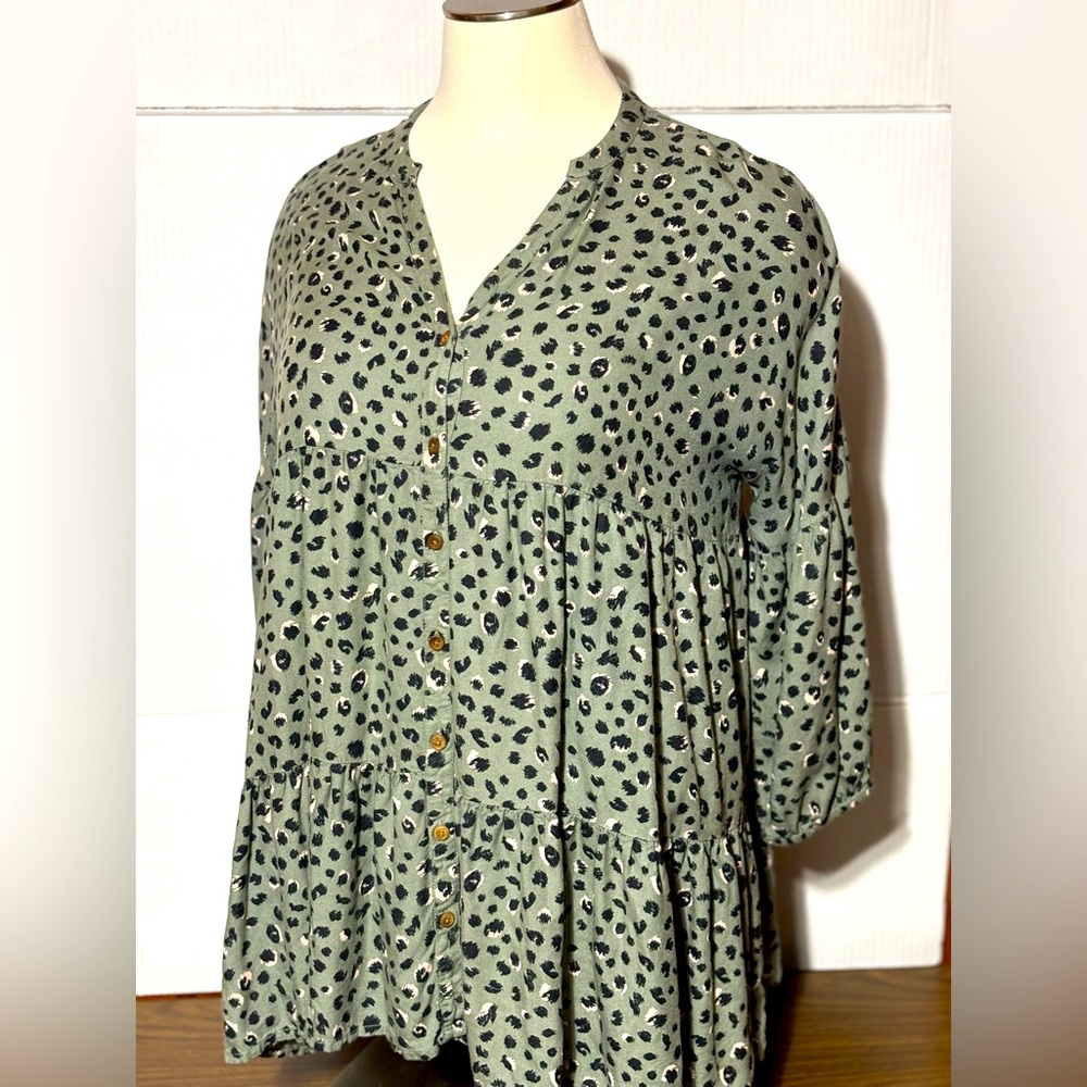 Mud Pie 3X short dress or tunic. Greenish w/black & cream print 3 tiered